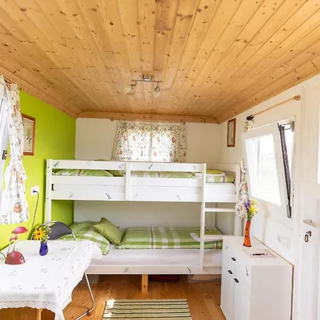 אוהל מפואר Urkraeuterwagen